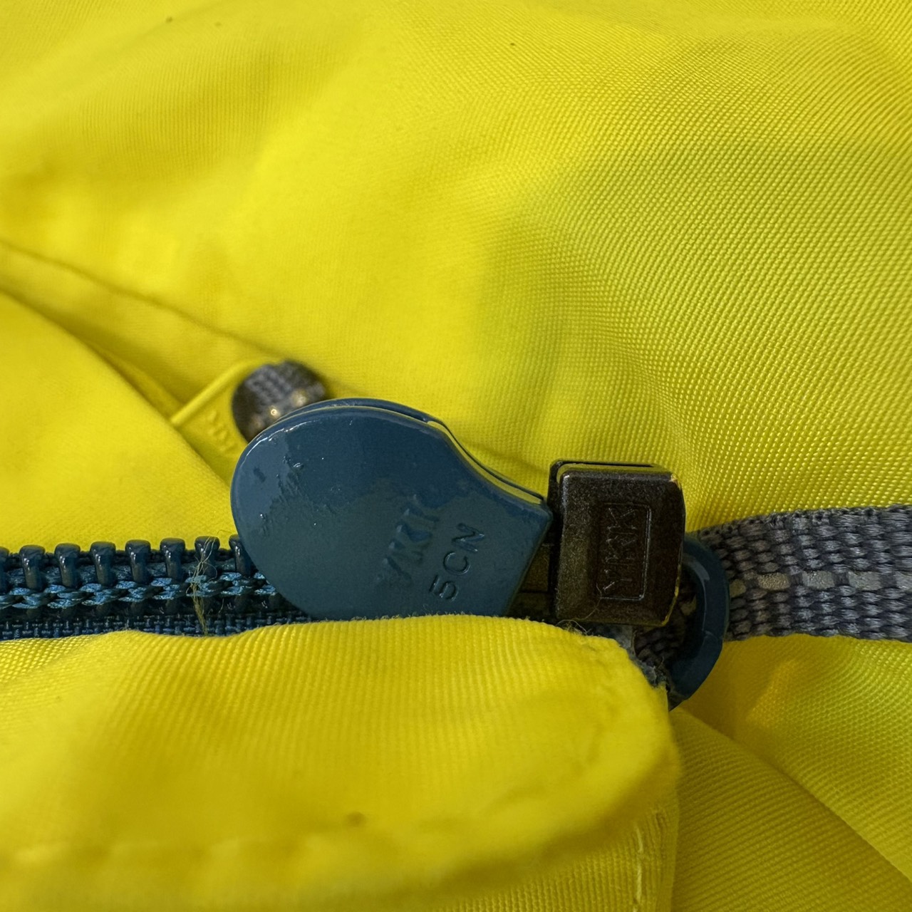 THE NORTH FACE ノースフェイス ナイロンジャケット イエロー L