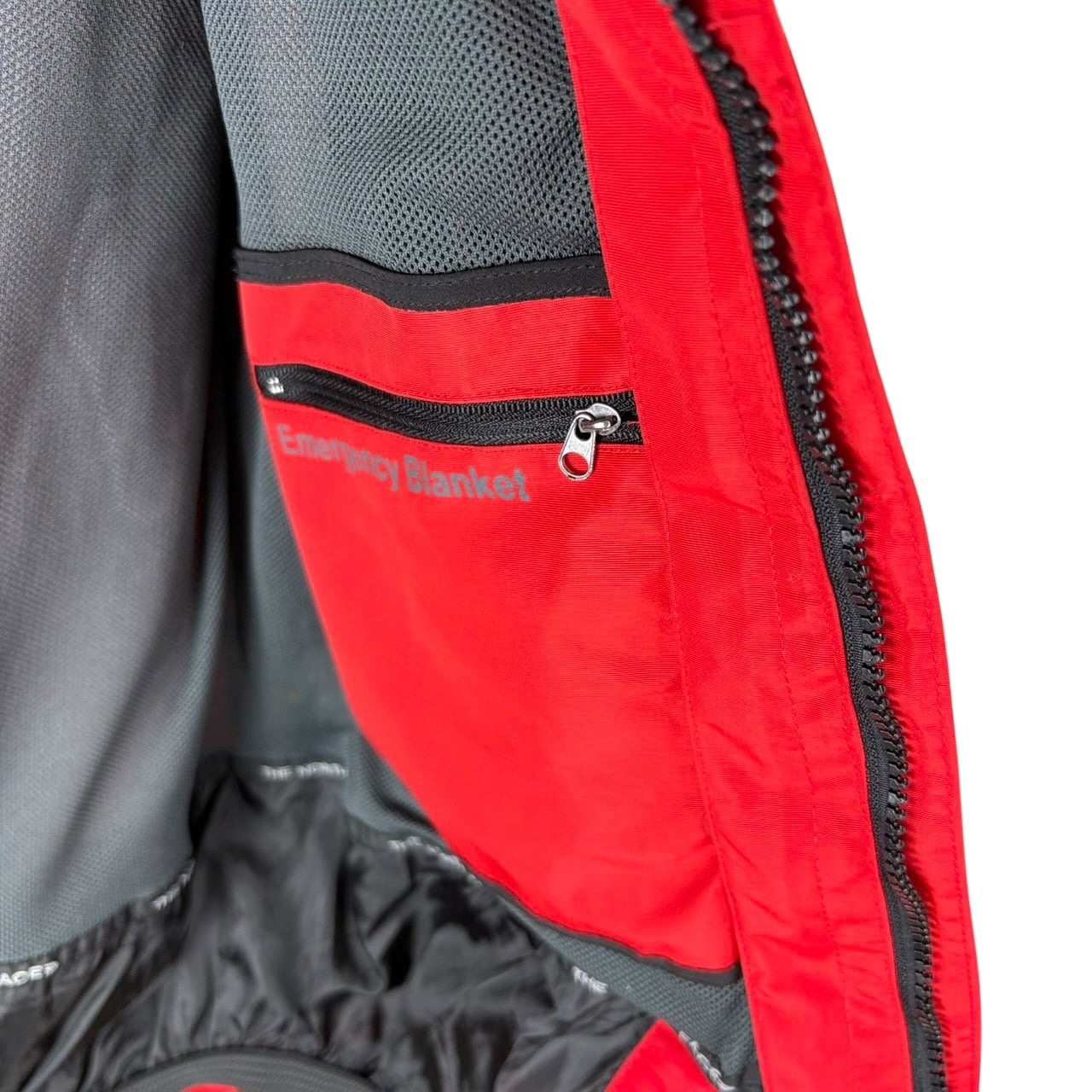The North Face Summit Series GORE-TEX Mountain Parka Red L