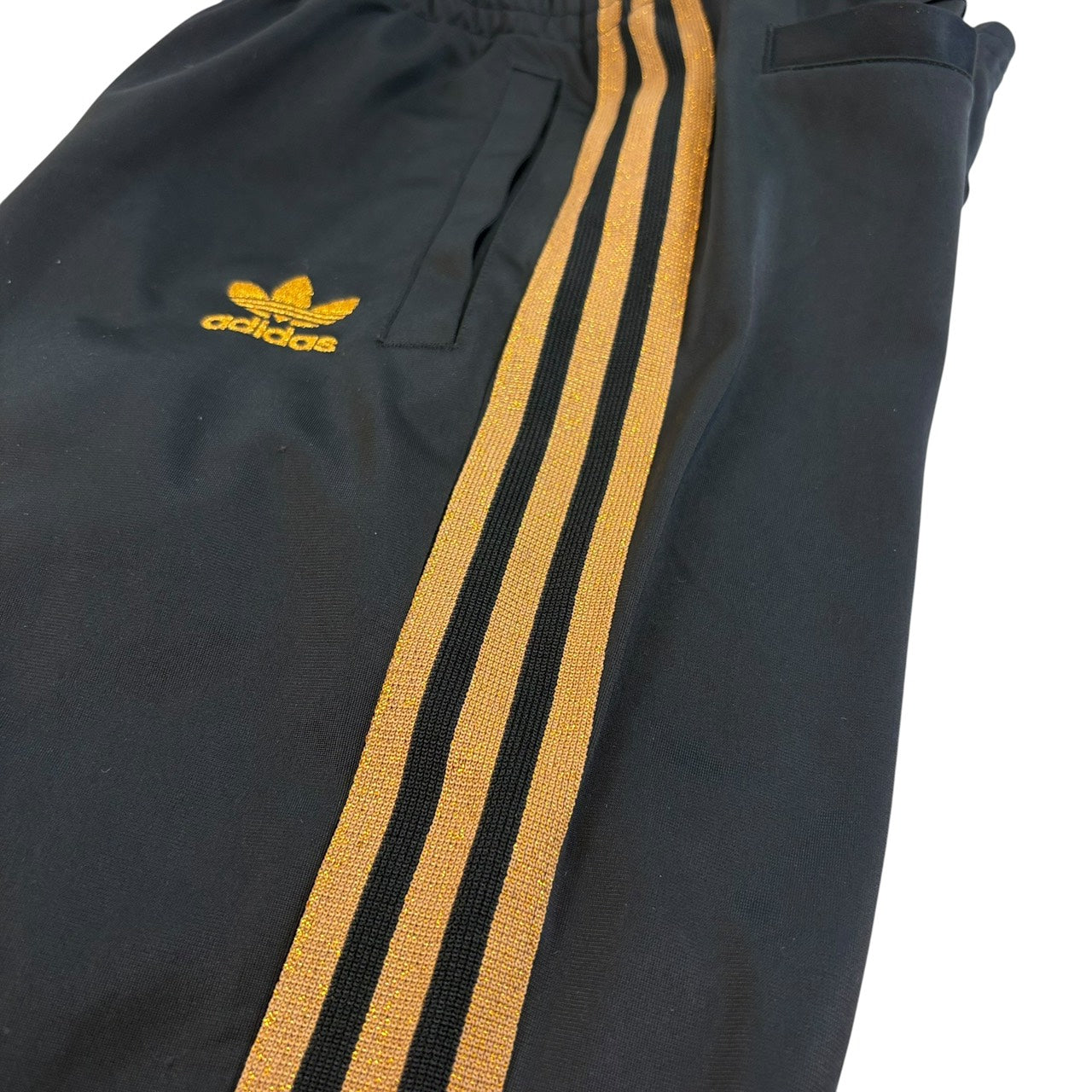 adidas アディダス ジャージ クラシックシリーズ トラックパンツ ブラック x ゴールド L