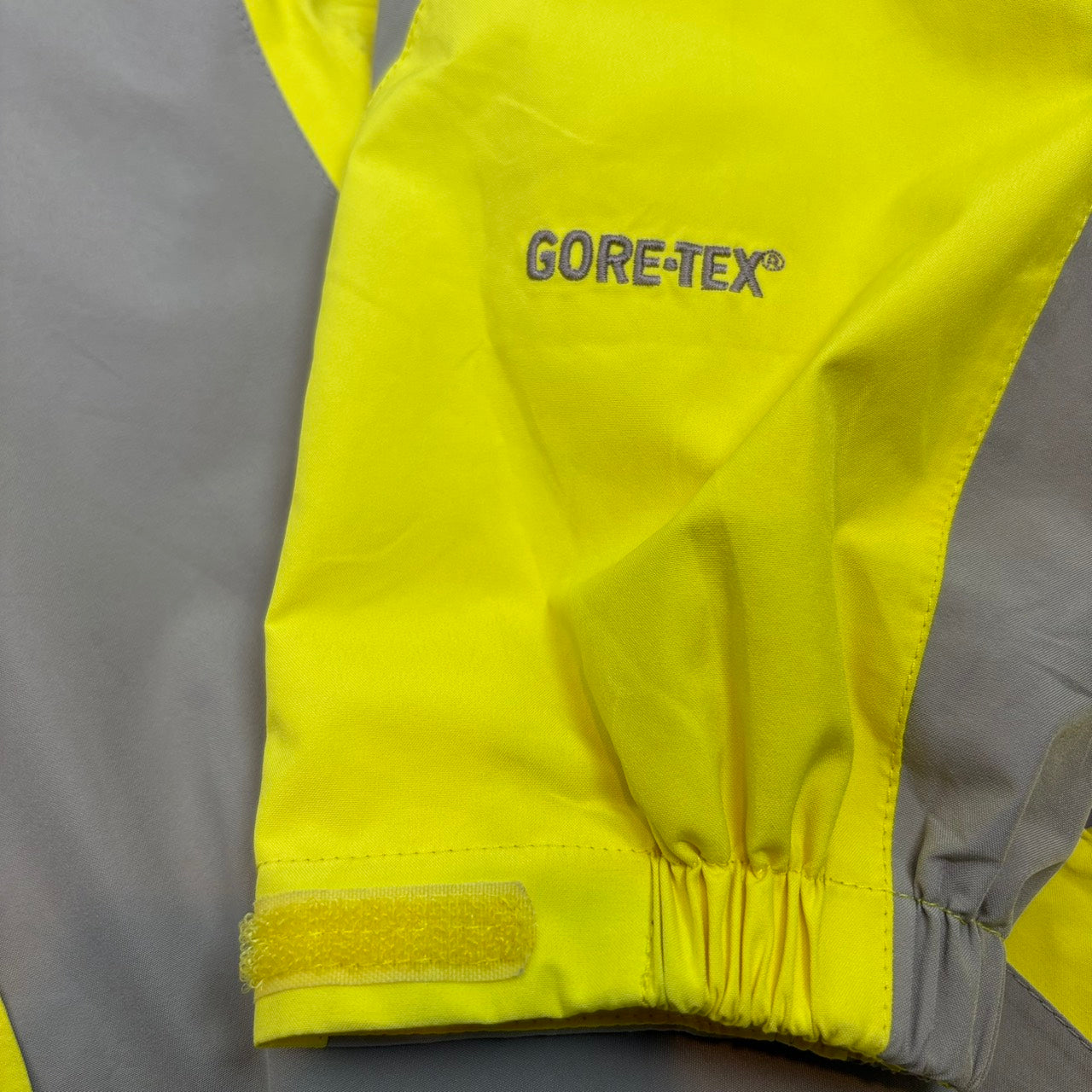 ノースフェイス GORE-TEX マウンテンジャケット イエロー × グレー L