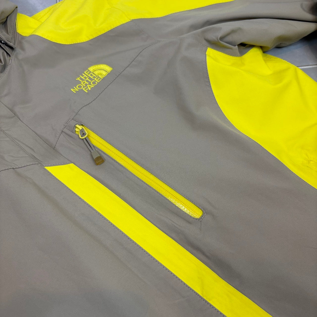 ノースフェイス GORE-TEX マウンテンジャケット イエロー × グレー L