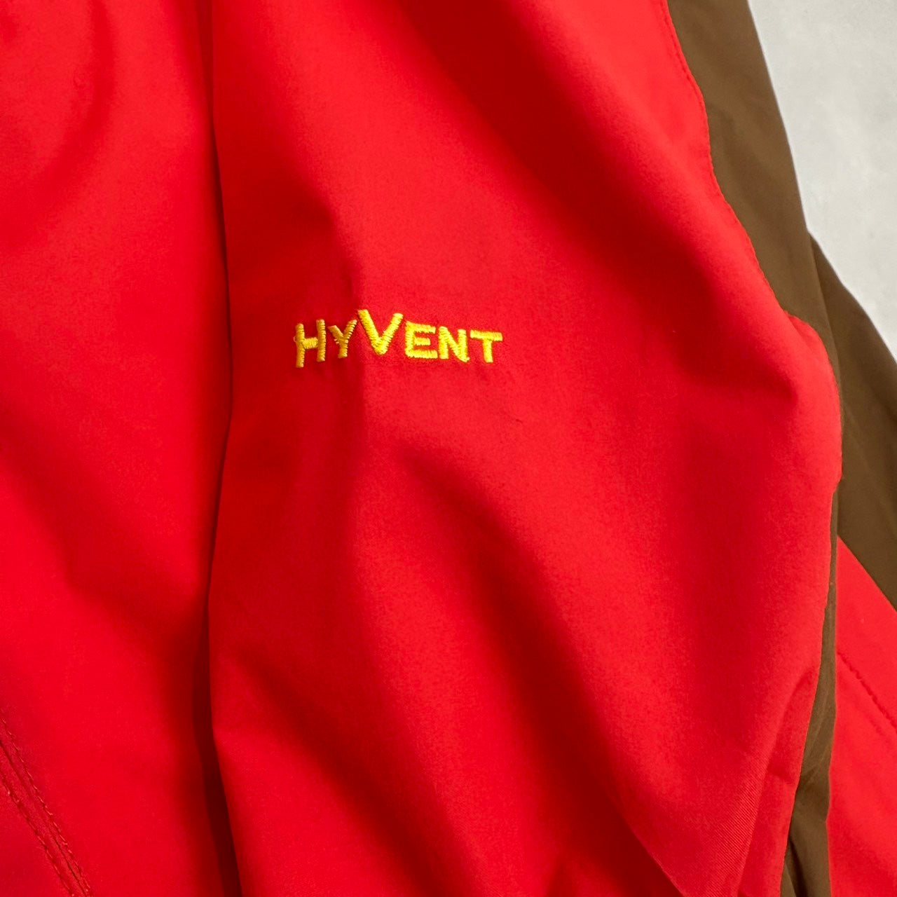 THE NORTH FACE ノースフェイス マウンテンパーカー HYVENT レッド M