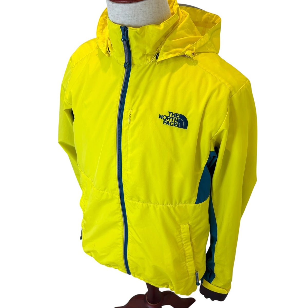 THE NORTH FACE ノースフェイス ナイロンジャケット イエロー L