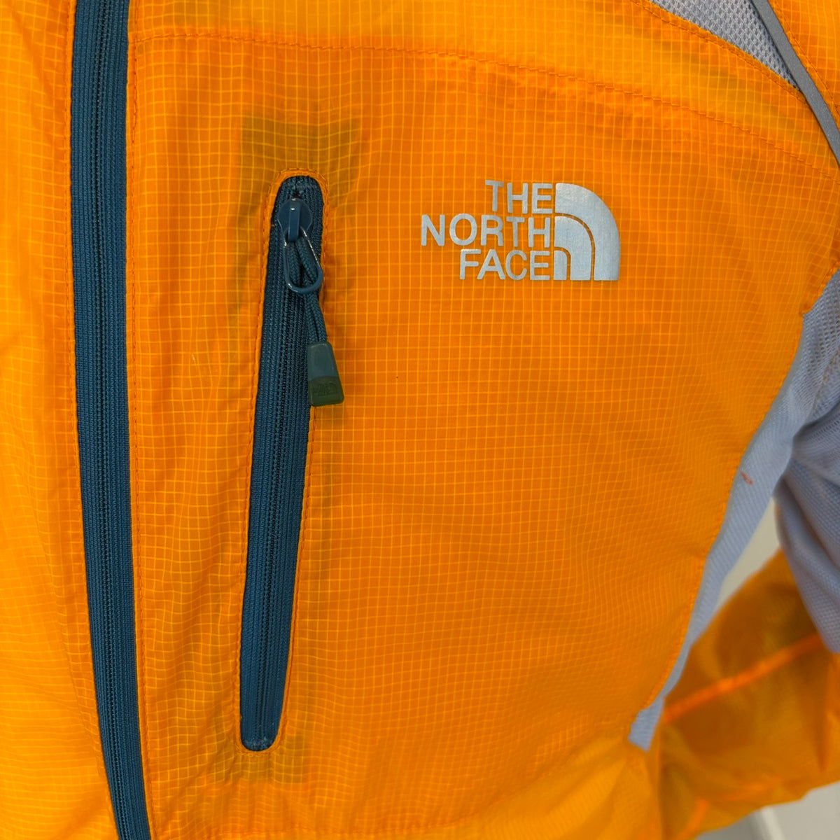 THE NORTH FACE ノースフェイス 薄手ナイロンジャケット オレンジ L