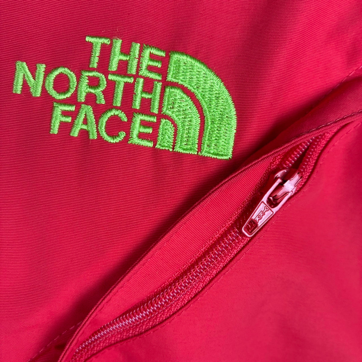 THE NORTH FACE ノースフェイス マウンテンパーカー レッド L