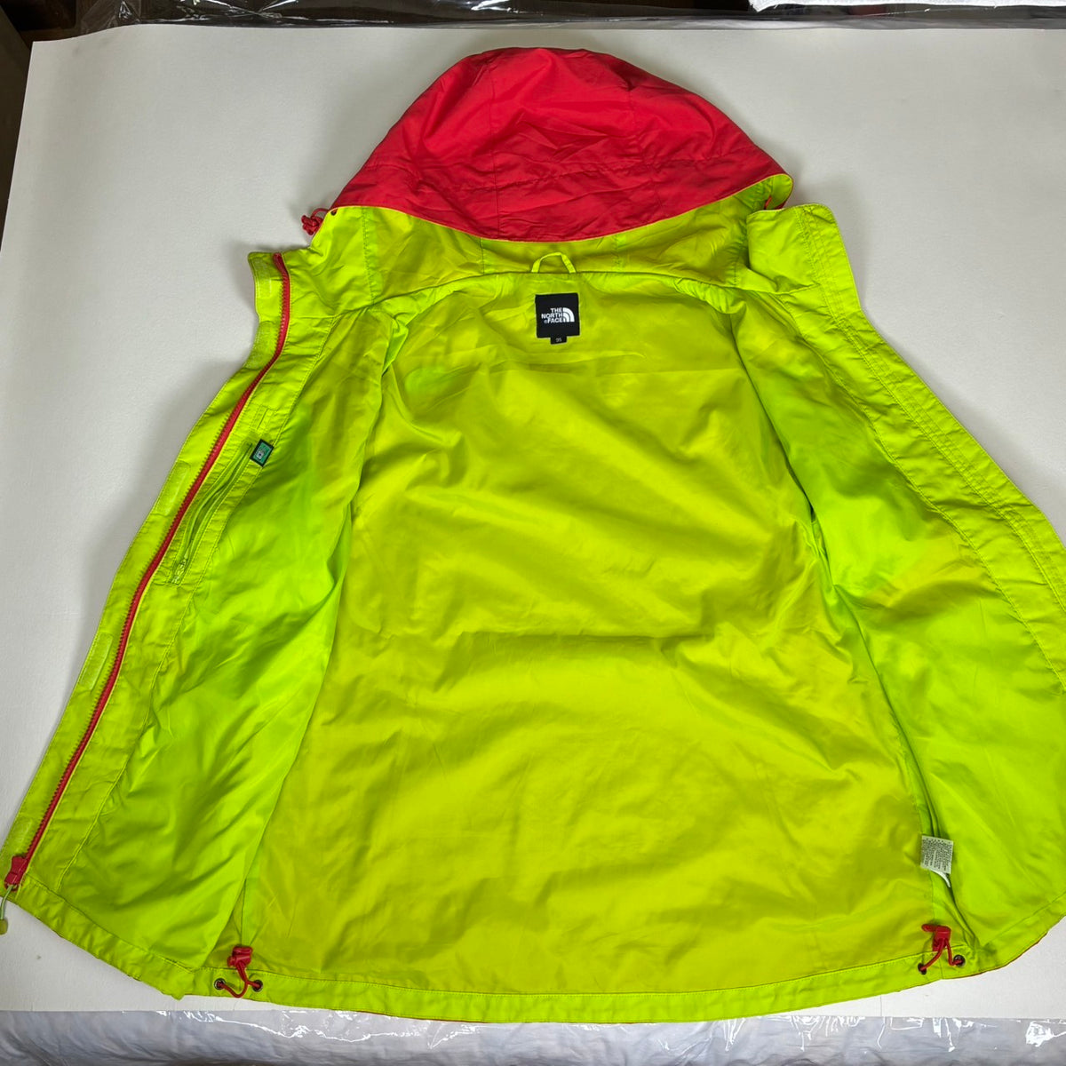 THE NORTH FACE ノースフェイス マウンテンパーカー レッド L