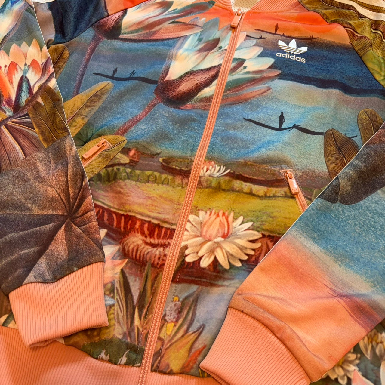 アディダス トラックジャケット Lotus Print Track Pants ファイヤーバード S