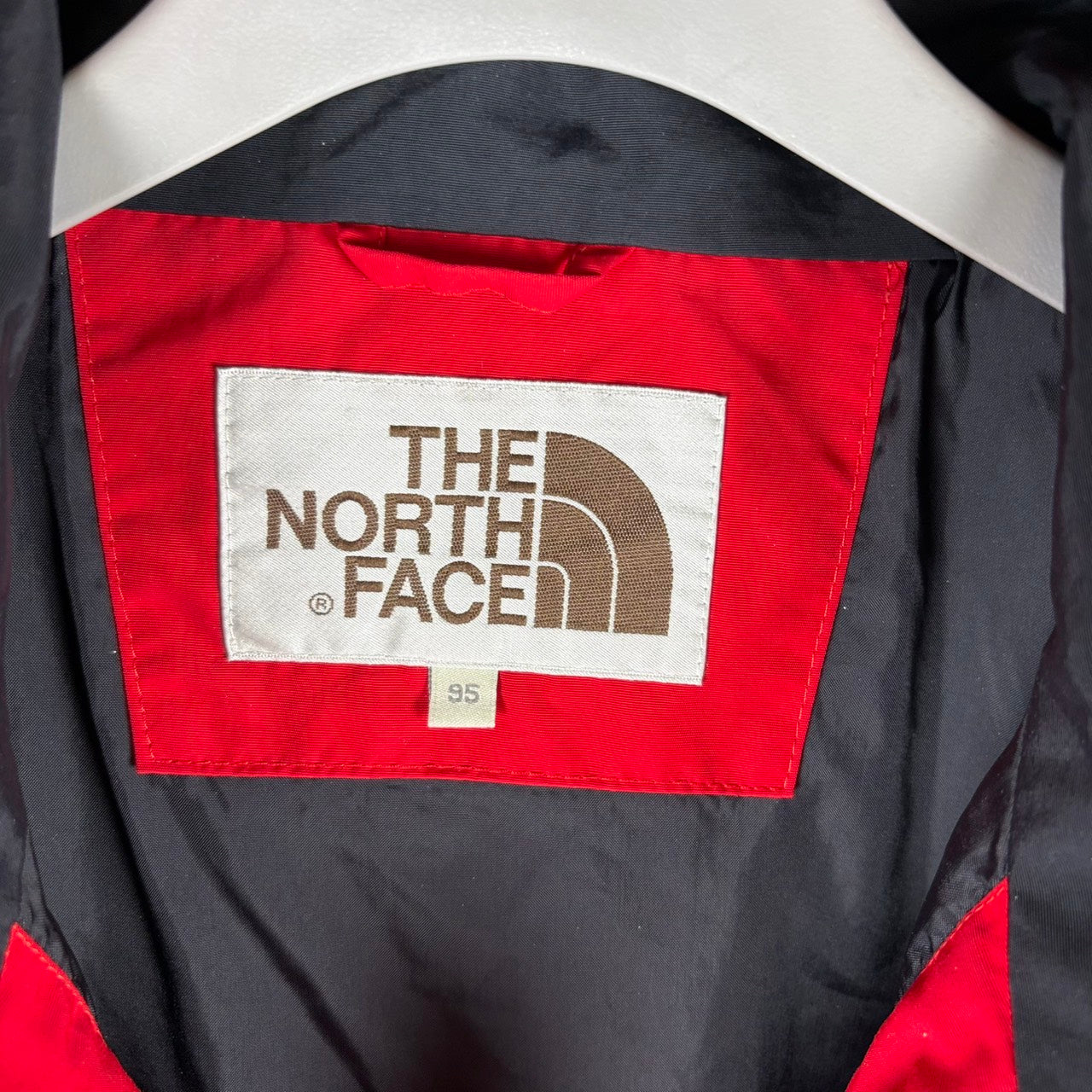 THE NORTH FACE 北面 V款冲锋衣 红色 M码