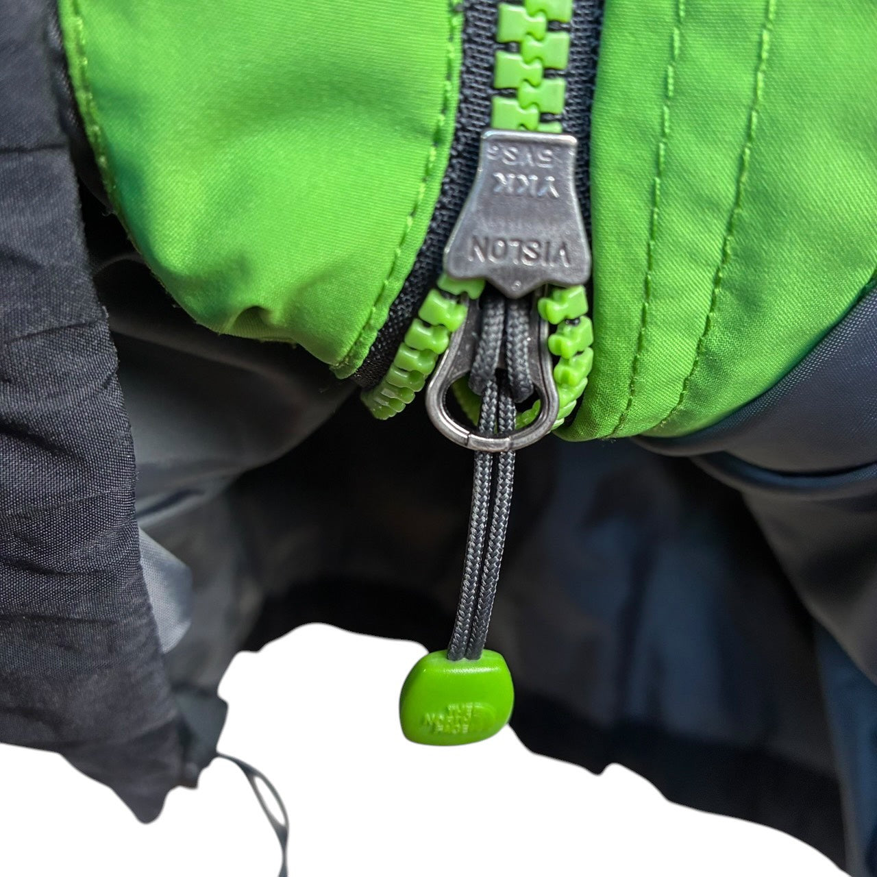 THE NORTH FACE HYVENT 冲锋衣 绿黑色 XL