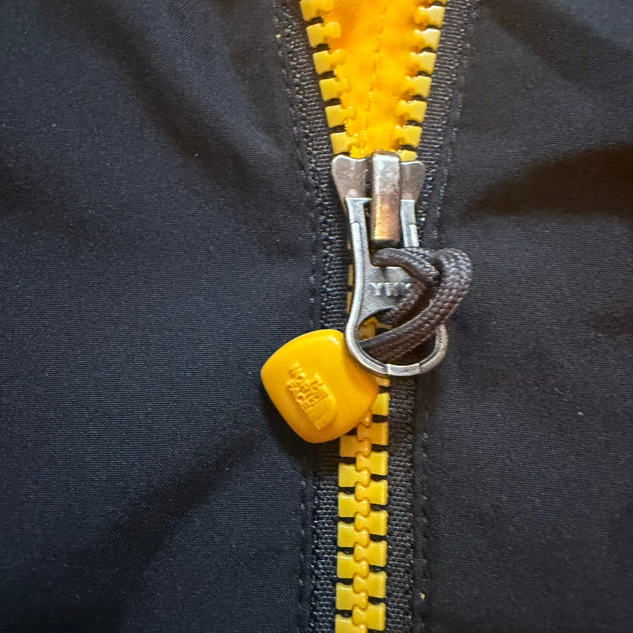 THE NORTH FACE ノースフェイス マウンテンパーカー イエロー M
