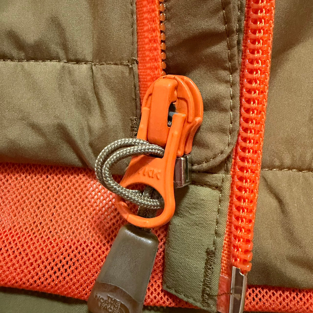 THE NORTH FACE ナイロンジャケット カーキ×オレンジ M