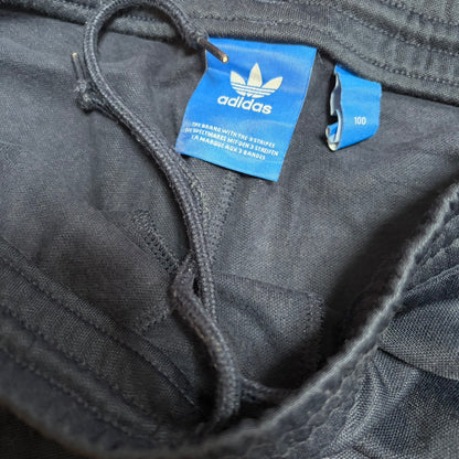 adidas 文字ロゴ　ジャージパンツ　ネイビー　100 L相当　管理番号B-018